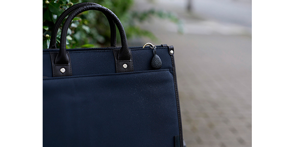 iPhone�p�������^�Y�ꕨ�h�~�^�O�G���g���[���f��