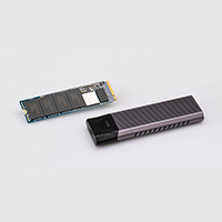 高速データ転送規格NVMeに対応したDRAM搭載内蔵SSDと、M.2 SSDケースをセットにしたPCIe NVMe対応SSD換装キットを新発売！